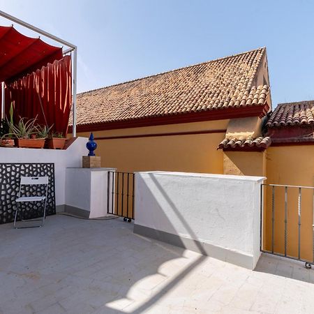 House Sevillana Parking Bagian luar foto