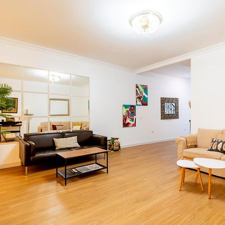 House Sevillana Parking Bagian luar foto
