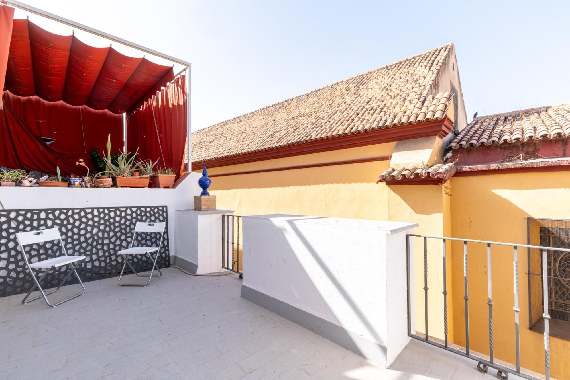 House Sevillana Parking Bagian luar foto