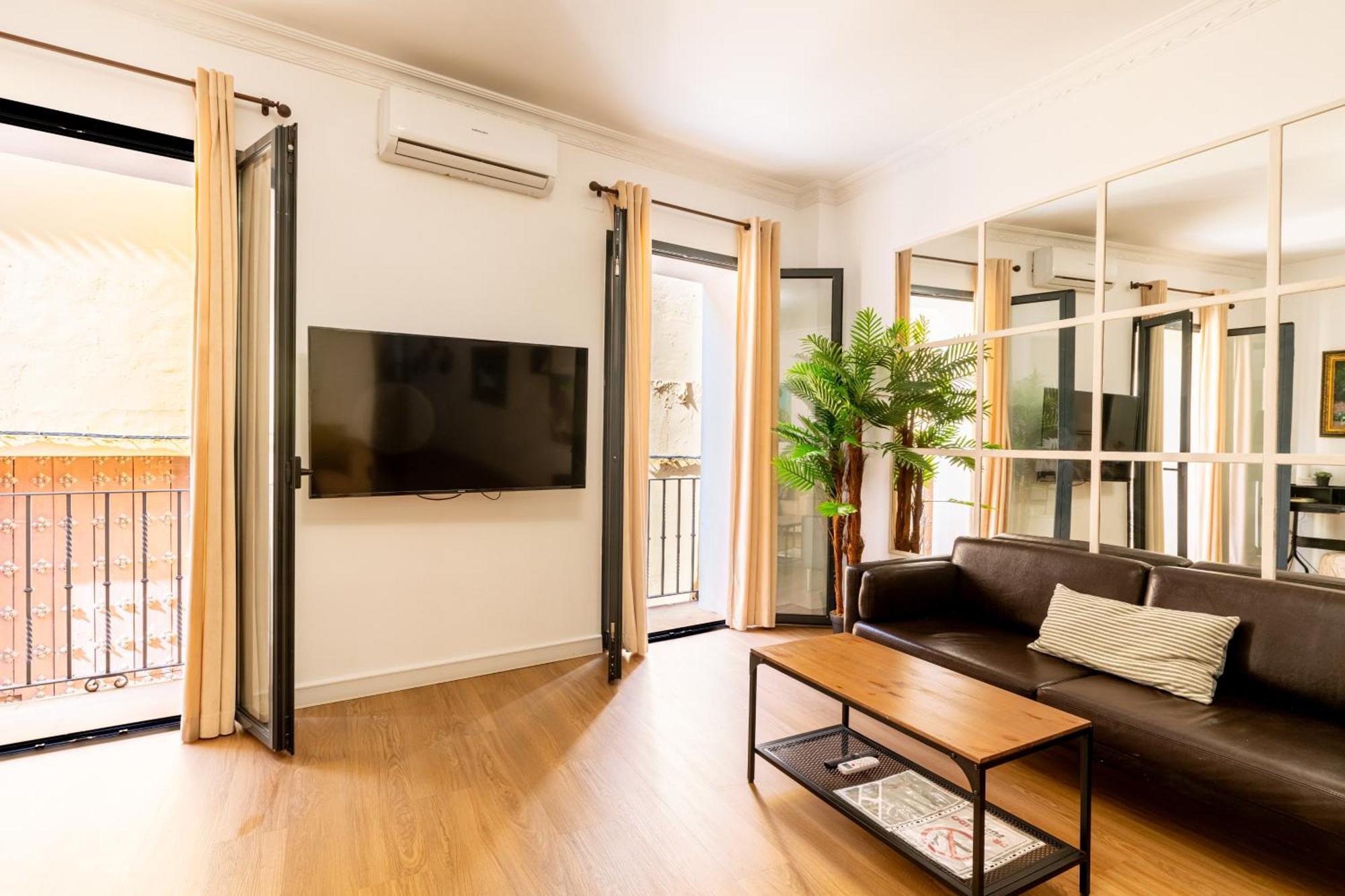 House Sevillana Parking Bagian luar foto