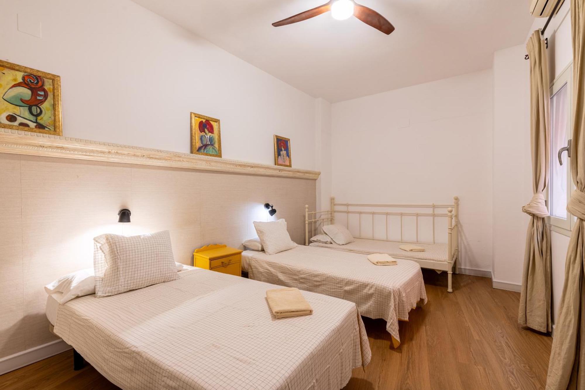 House Sevillana Parking Bagian luar foto