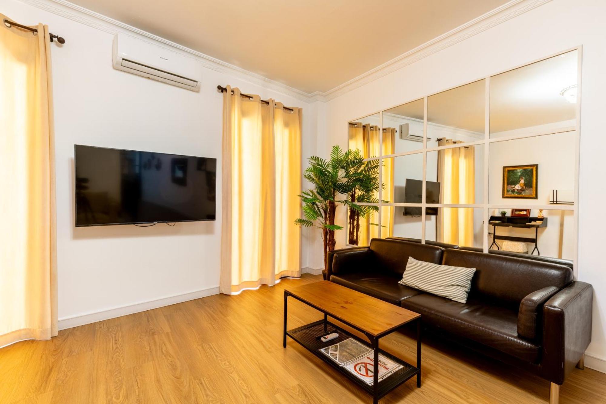 House Sevillana Parking Bagian luar foto