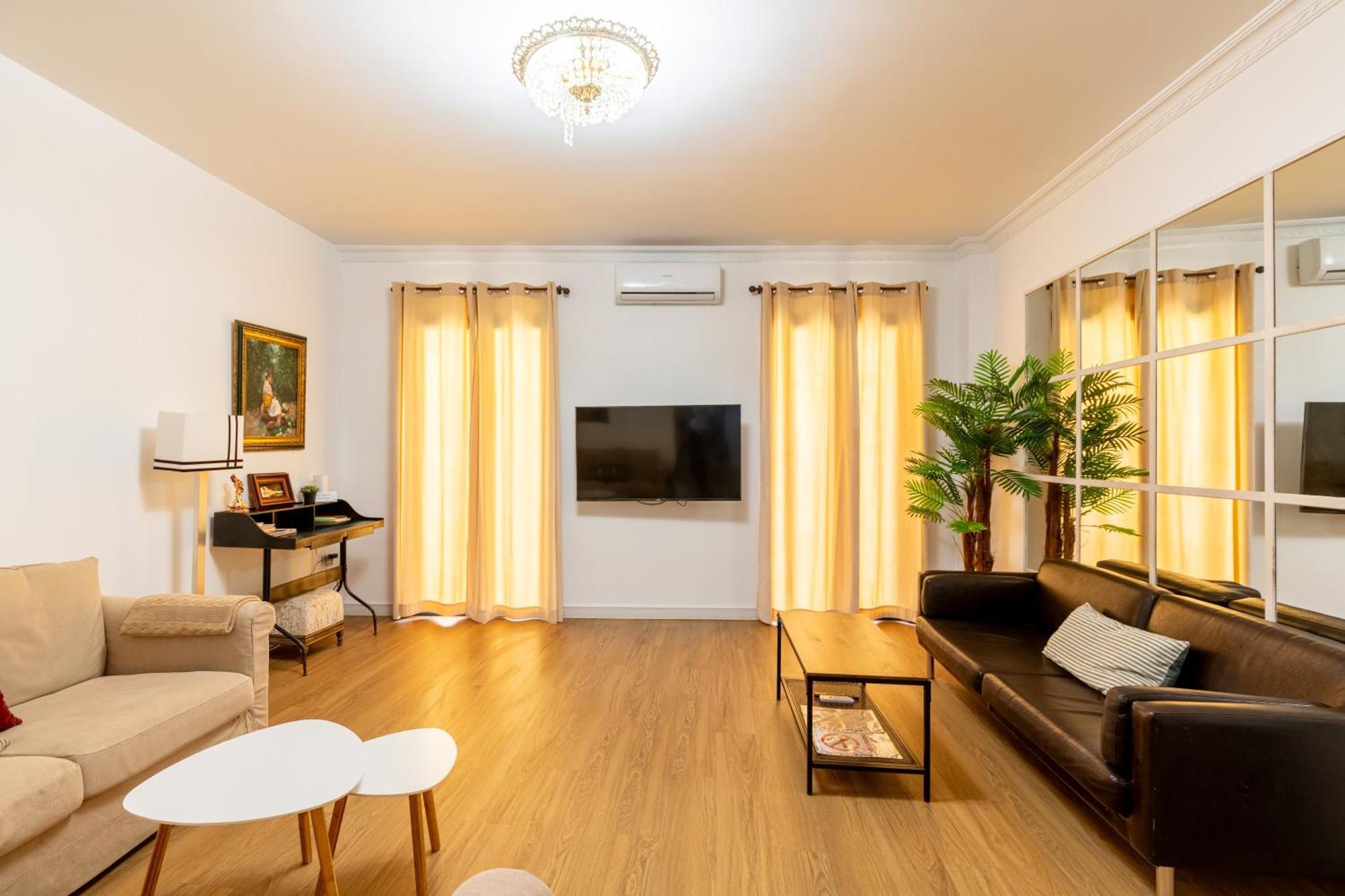 House Sevillana Parking Bagian luar foto