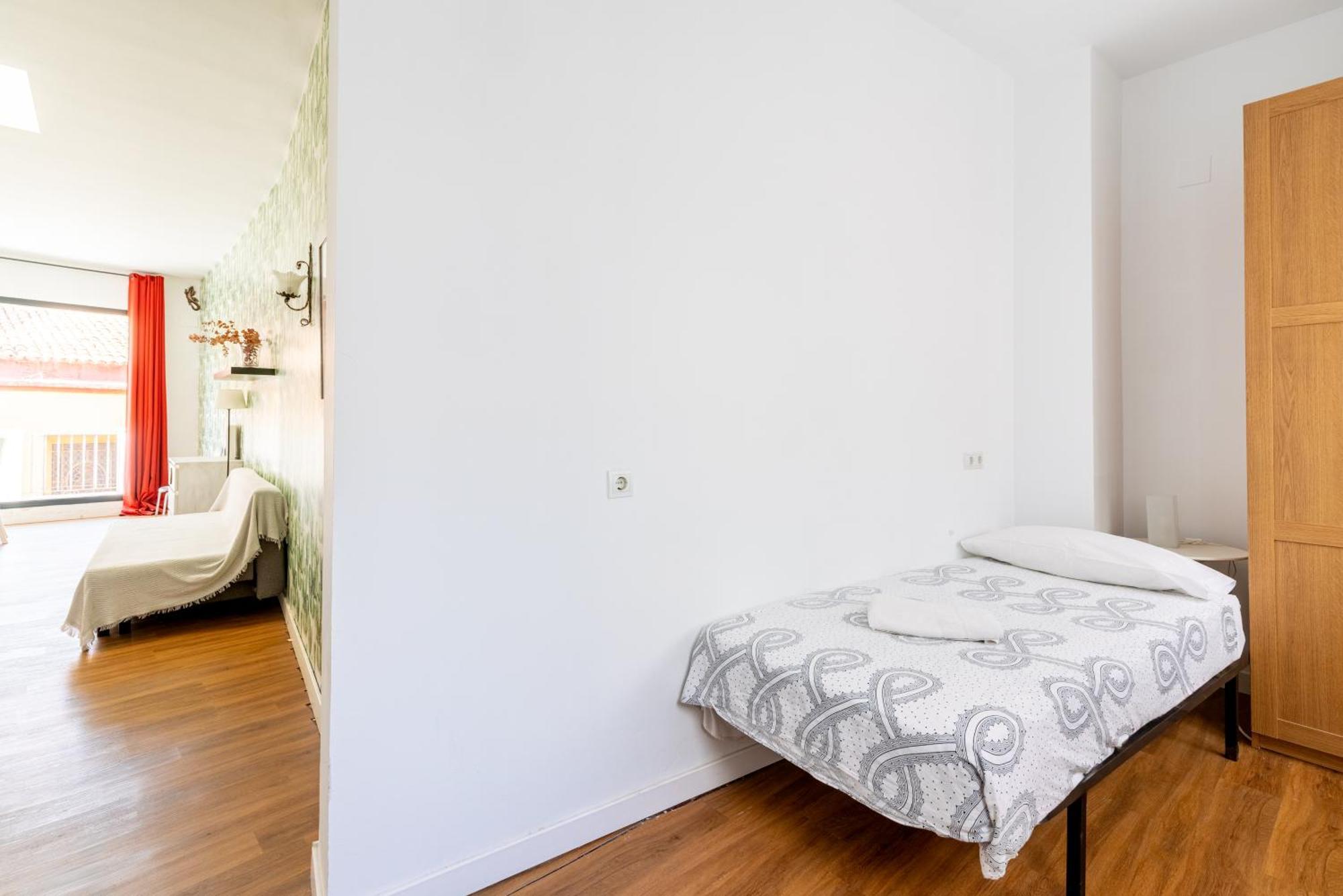 House Sevillana Parking Bagian luar foto