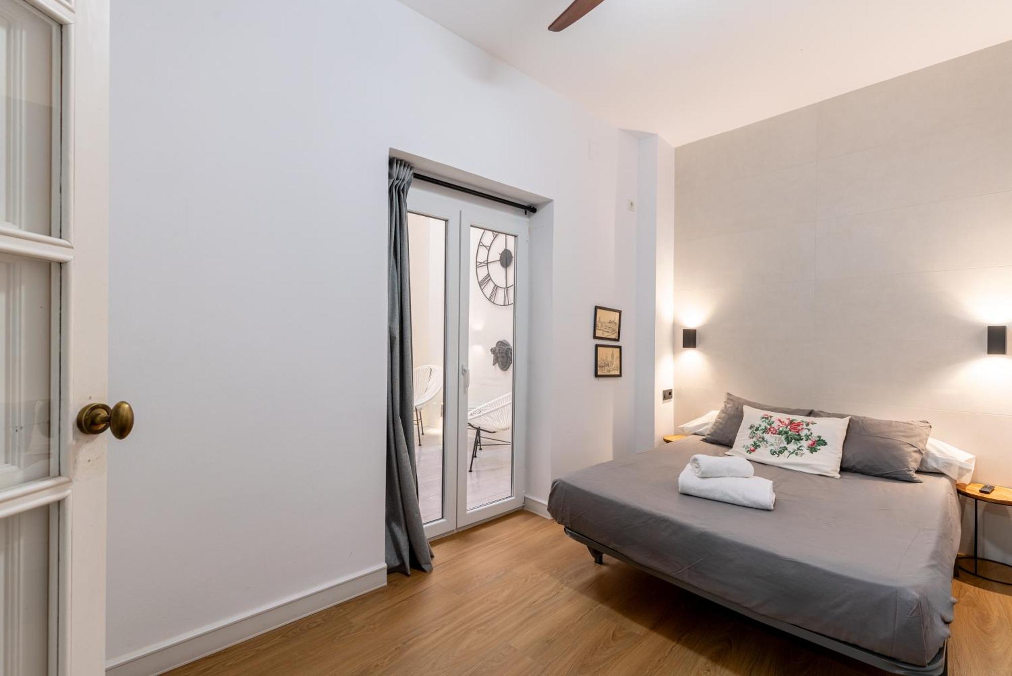House Sevillana Parking Bagian luar foto