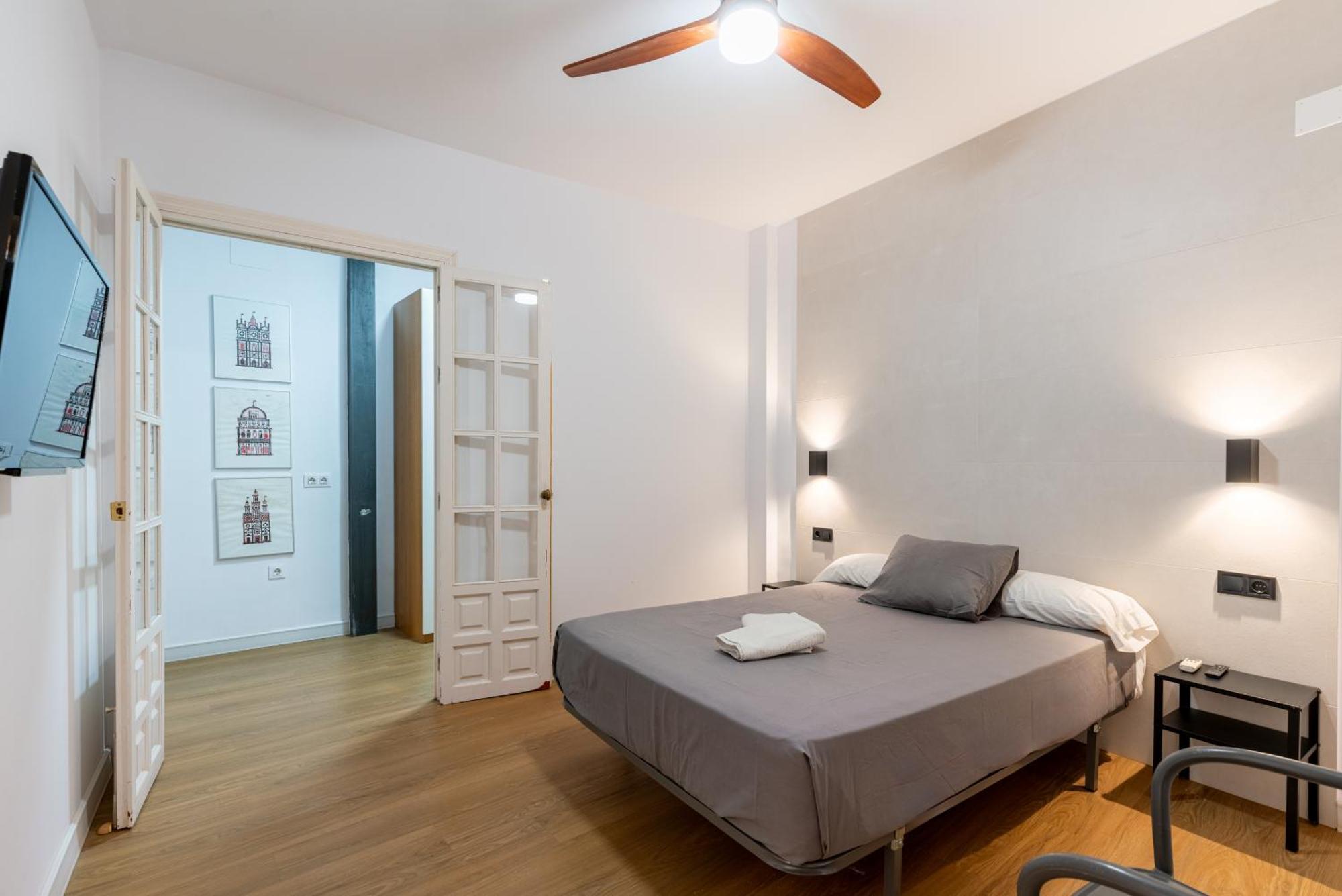 House Sevillana Parking Bagian luar foto