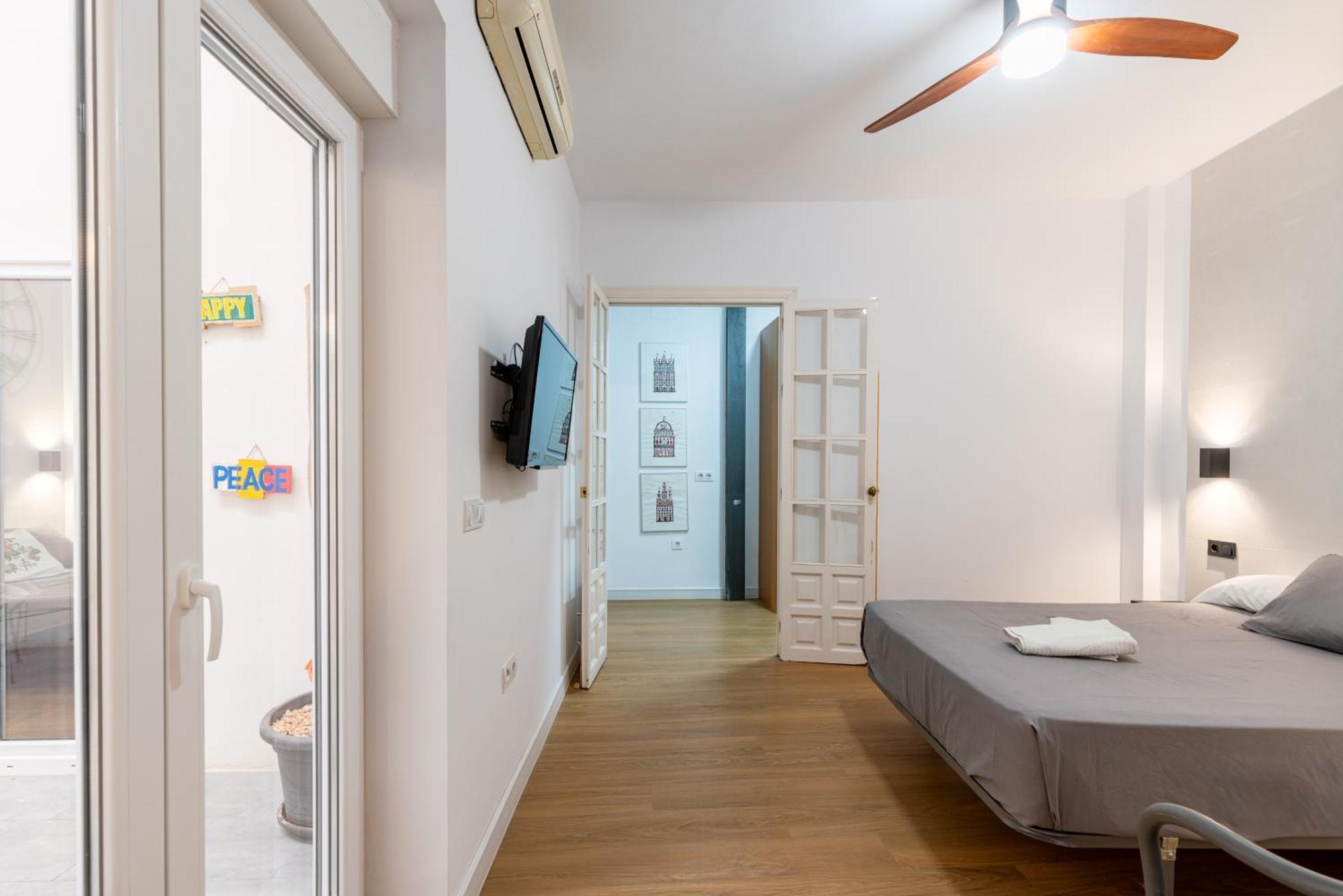 House Sevillana Parking Bagian luar foto